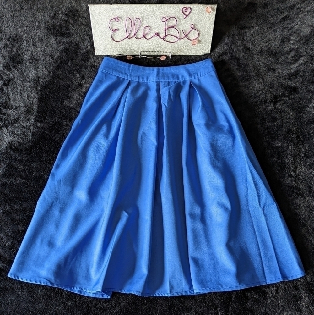 Pleated Skirt with Pockets